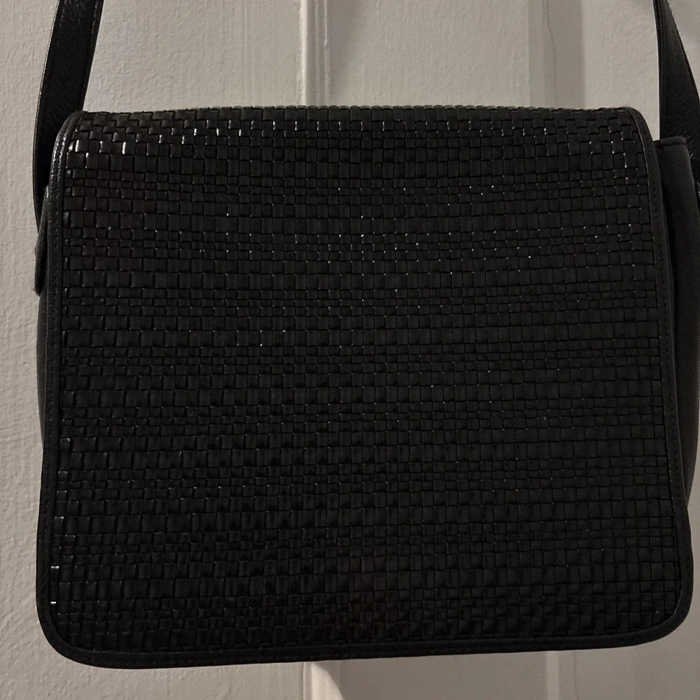 Vintage Linda Allard, Ellen Tracy Black Shoulder Strap Women's Leather‎  Purse